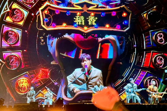 杀疯了！周杰伦深圳演唱会嗨翻天际！熊猫体育大屏、荧光棒与无人机齐齐上阵！