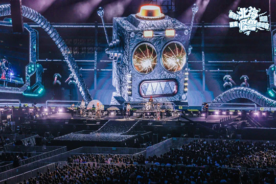 燃爆双城！熊猫体育大屏助力房东的猫、新裤子乐队打造璀璨视听盛宴